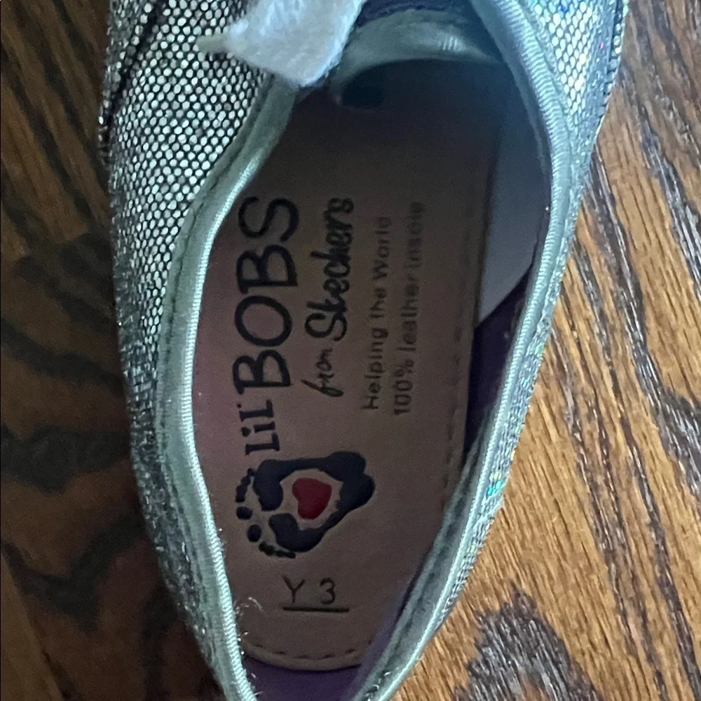 LIKE🆕SKETCHERS LIL BOBS  Sparkling Silver Sneakers size Y3